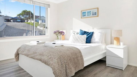 Beachview - Tourism Adelaide 4