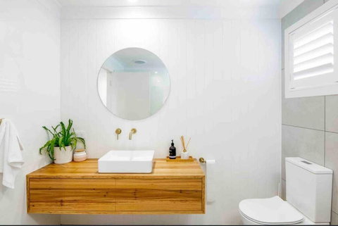 Beautiful Burleigh - Tourism Adelaide 4