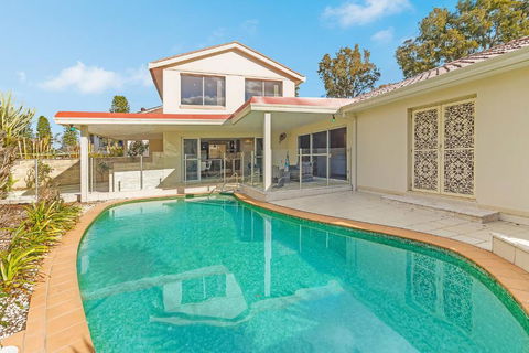Beautiful House In Sylvania Waters - Tourism Adelaide 0