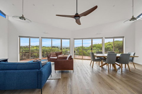 Beach Escape Penthouse 2 Bdr Apartment - Tourism Adelaide 0