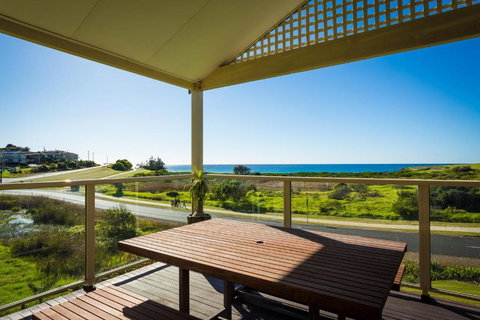 Beach Breakers Apartment Stunning Views - Tourism Adelaide 1