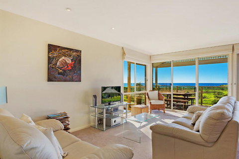 Beach Breakers Apartment Stunning Views - Tourism Adelaide 0