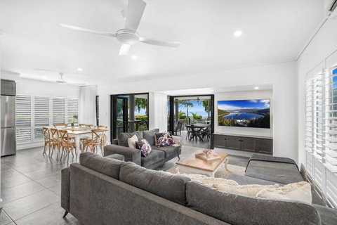 Belle Escapes Beachfront Luxury Home 53 Arlington Clifton Beach - Tourism Adelaide 1