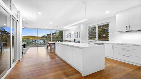 Beautiful Views, Secluded Beaches And Stunning Bush Walks All At Your Doorstep - Tourism Adelaide 1