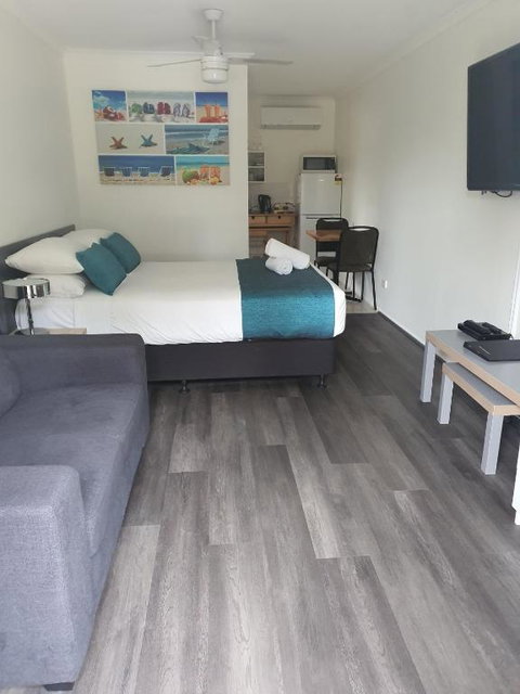 Beerwah Motor Lodge - Tourism Adelaide 4