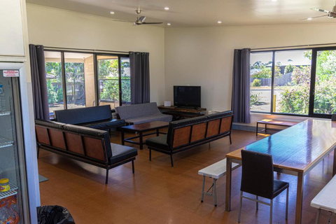Bellarine Lodge Sleeps 30 - Tourism Adelaide 3