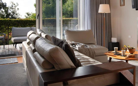 Belle Voir - Tourism Adelaide 0