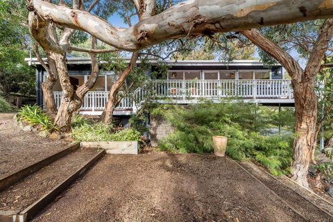 Biddles Beach House - Tourism Adelaide 0