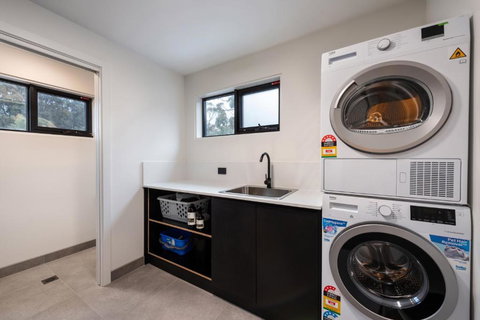 Black Diamond Crackenback - Tourism Adelaide 1