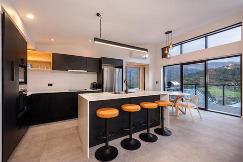 Black Diamond Crackenback - Tourism Adelaide 4