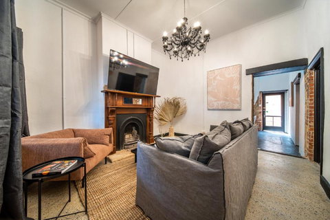 Blacksmith Cottage Aldinga - Tourism Adelaide 3