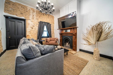 Blacksmith Cottage Aldinga - Tourism Adelaide 4