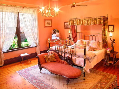 Buxton Manor - Tourism Adelaide 1