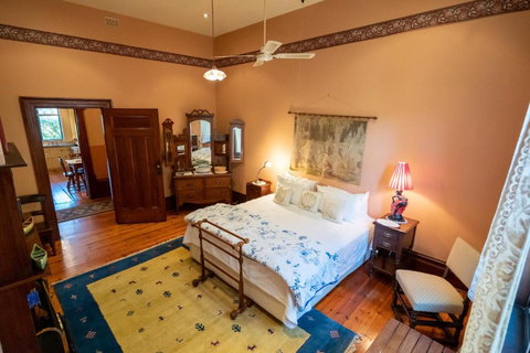 Buxton Manor - Tourism Adelaide 4