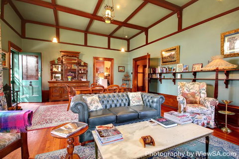 Buxton Manor - Tourism Adelaide 3