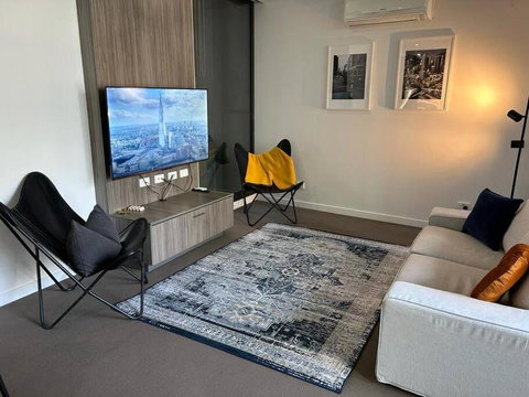 CBD Apartment - Best Amenities! - Tourism Adelaide 3
