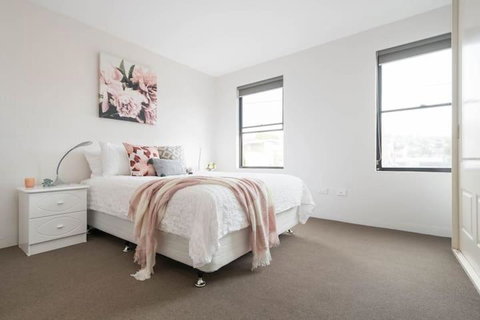 CBD Apartment With WiFi & Parking - Tourism Adelaide 0