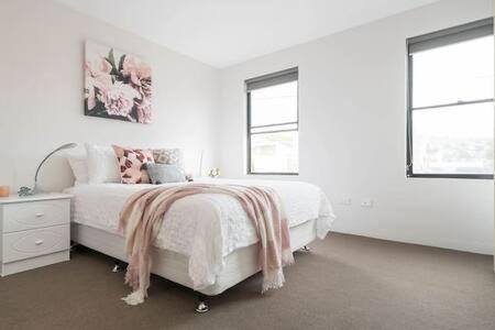 CBD Apartment With WiFi & Parking - Tourism Adelaide 1