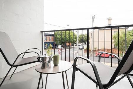 CBD Apartment With WiFi & Parking - Tourism Adelaide 4