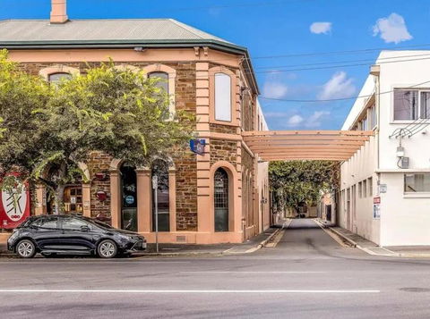 CBD Premium Location Studio - Tourism Adelaide 0