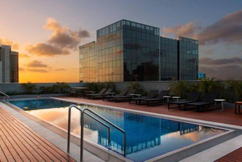 CBD Serenity With Luxury Rooftop Pool And Parking - Tourism Adelaide 1