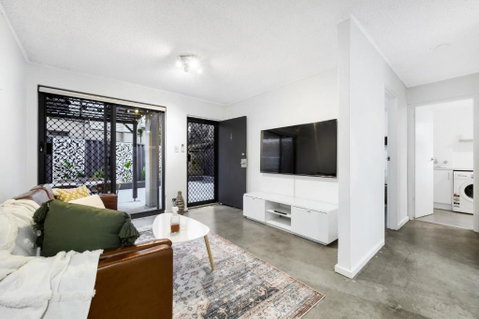 CENT29 - Riverside Retreat - Tourism Adelaide 1