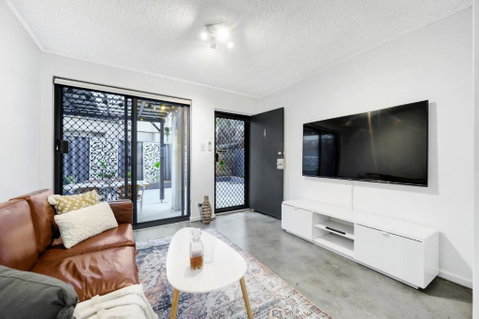 CENT29 - Riverside Retreat - Tourism Adelaide 2