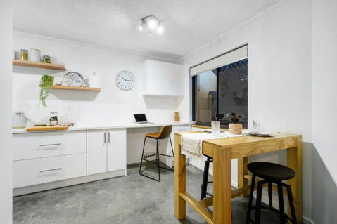 CENT29 - Riverside Retreat - Tourism Adelaide 3