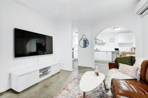 CENT29 - Riverside Retreat - Tourism Adelaide 4