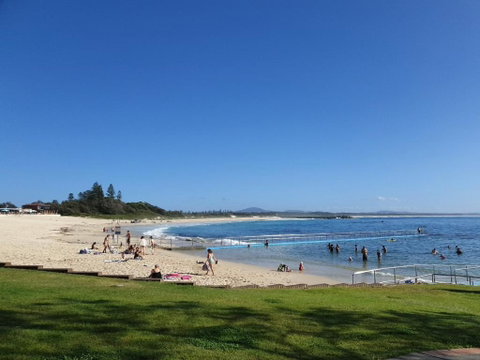 CHILL-OUT BEACHSIDE - Main Beach Forster - Tourism Adelaide 0