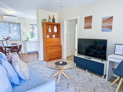 Crawley Cosy Urban Retreat Close To CBD UWA Free Park Netflix - Tourism Adelaide 2