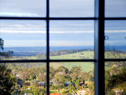 Cozy 3BR In Upwey Villa Scenic Dandenongs Mountain Views - Tourism Adelaide 0