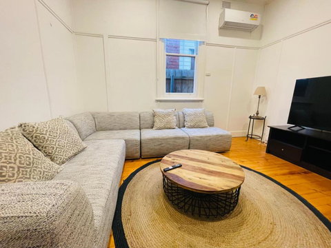 D114 Victorian Central Stay - Tourism Adelaide 2