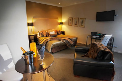 53 On Victoria - Tourism Adelaide 3