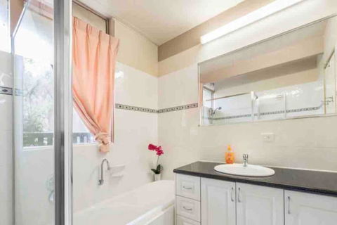 6 Bedroom Beautiful And Comfy Family House - Tourism Adelaide 1