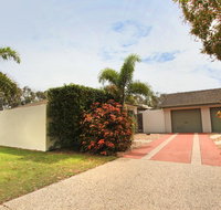 6 Petrie Ave Marcoola Pet Friendly Linen supplied - Tourism Adelaide