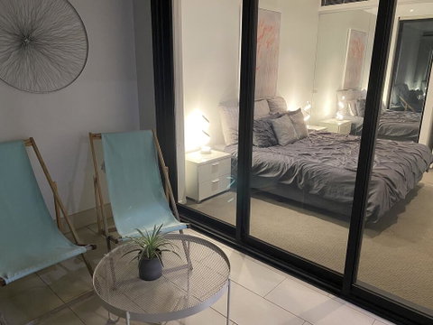 @Realm Modern Executive Apartment, 1BR, Wine, WiFi, Secure Parking, Canberra - Tourism Adelaide 1