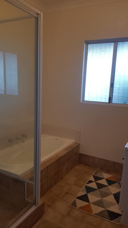 A Better Life Animal Sanctuary FarmStay - Private Two-Bedrooms, Lounge Room & Bathroom & Toilet, Shared Kitchen - Tourism Adelaide 2