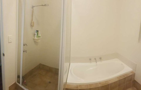 A Better Life Animal Sanctuary FarmStay - Private Two-Bedrooms, Lounge Room & Bathroom & Toilet, Shared Kitchen - Tourism Adelaide 1