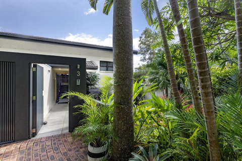 A Little Cove Treasure, Noosa Heads - Tourism Adelaide 2