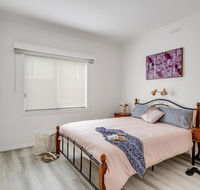 A Wave From It All - Tourism Adelaide