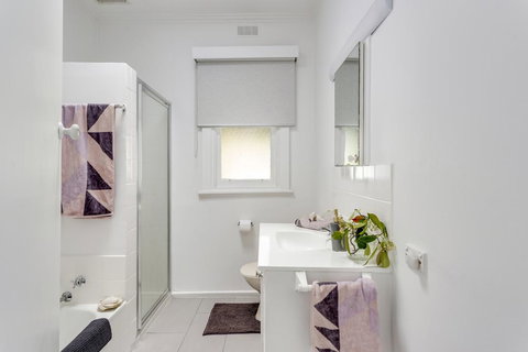 A Wave From It All - Tourism Adelaide 1