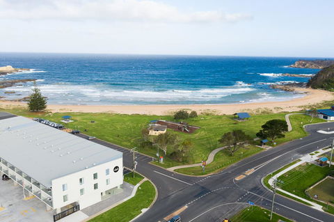 Abode Malua Bay - Tourism Adelaide 0