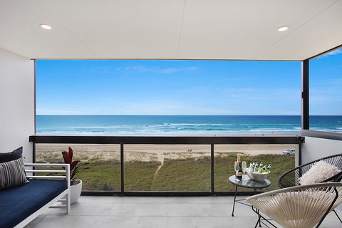 Absolute Beach Front Renovated 3 Bdrm 2 Bath App - Tourism Adelaide 3