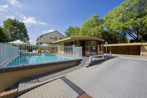 Accommodate Canberra - Kingston Court - Tourism Adelaide 2