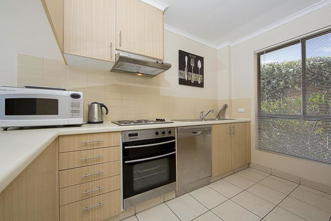 Accommodate Canberra - Kingston Court - Tourism Adelaide 3