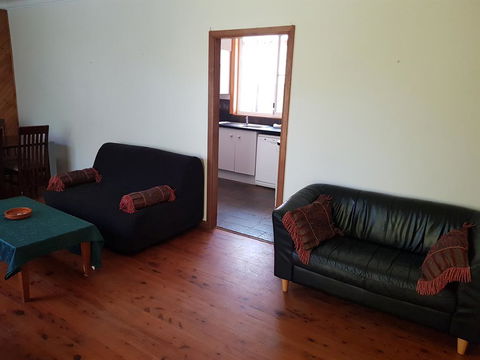 Accommodation Sydney North Shore: Frenchs Forest 3 Bedroom House - Tourism Adelaide 1