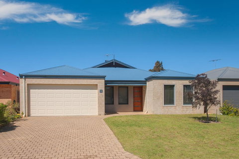 Acrosstheway - Tourism Adelaide 0