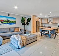 Adelaide 4 Bedroom House with Pool - Tourism Adelaide