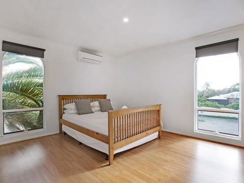 Adelaide Holiday Homes - Tourism Adelaide 0